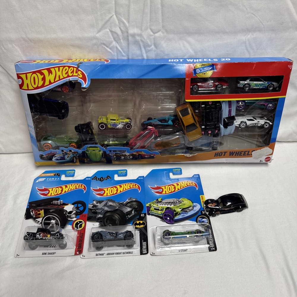 Hot Wheels Lot Of 24 Cars 1982, 2015 And 2025